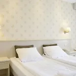 Amsterdam Airport Hotel 3*