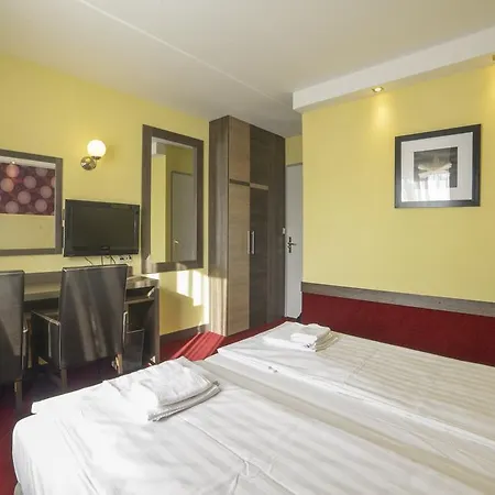 Hotel Amsterdam Airport 3*