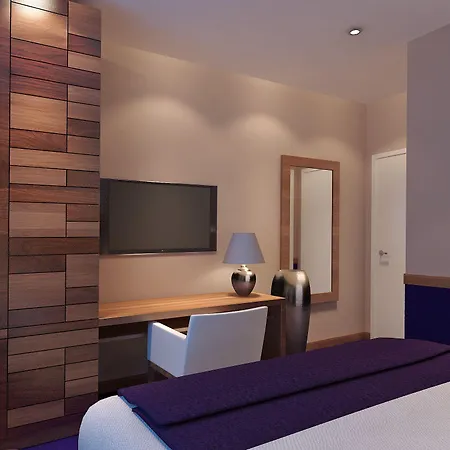 Amsterdam Airport 3*