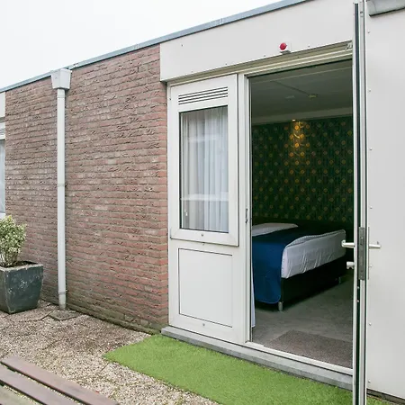 Amsterdam Airport 3*