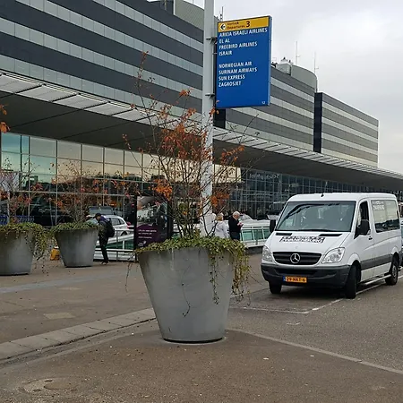 Amsterdam Airport 3*