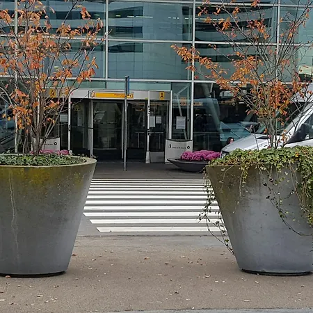 Amsterdam Airport מלון זוואננבורח