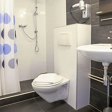 Hotel Amsterdam Airport 3*