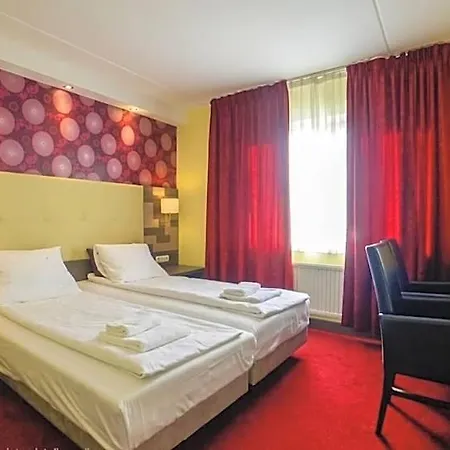 Hotel Amsterdam Airport 3*