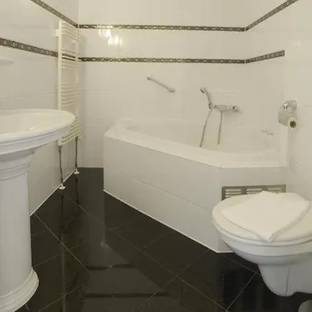 Amsterdam Airport Hotel 3*